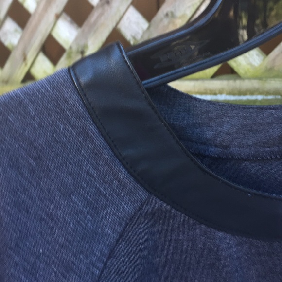 Cute Banana blouse like new - Picture 2 of 6